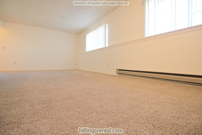 Living Room - 1542 Governors Blvd Unit #3