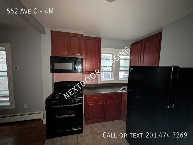 552 Ave C-4M