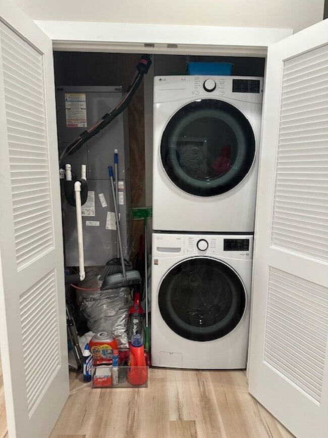 Photo - 406 Race St Unit A