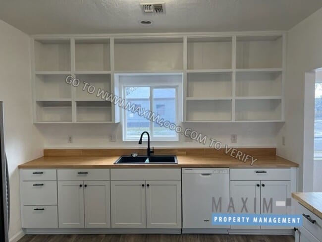 Photo - 506 W Ute Ave