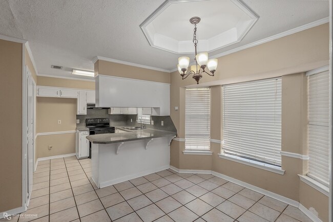 Photo - 2637 Brown St