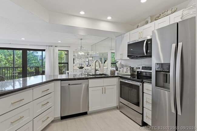 1605 S US Hwy 1 Unit V2-203