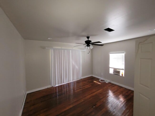 Photo - 2425 8th Ave