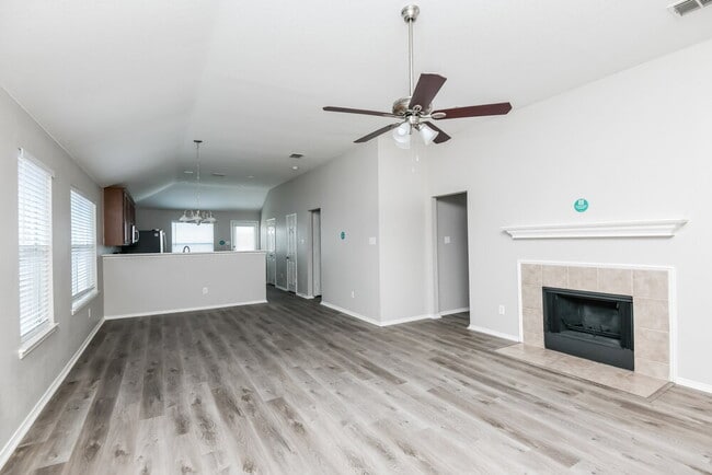 Photo - 1205 Artesia Dr