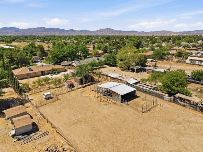 9837 E Avenue R10