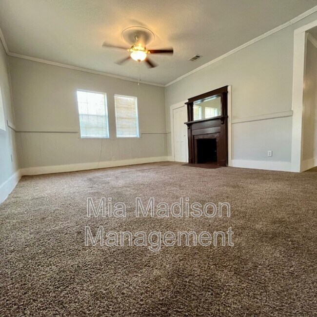 Photo - 211 W 59th St