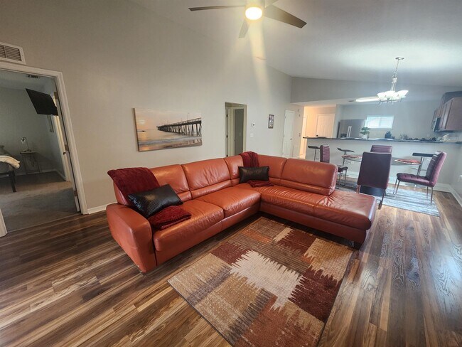 Photo - 162 Stewart St