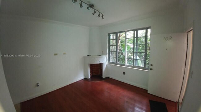 Photo - 1341 Meridian Ave Unidad 102