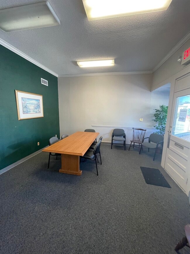 Photo - 105 W Main St