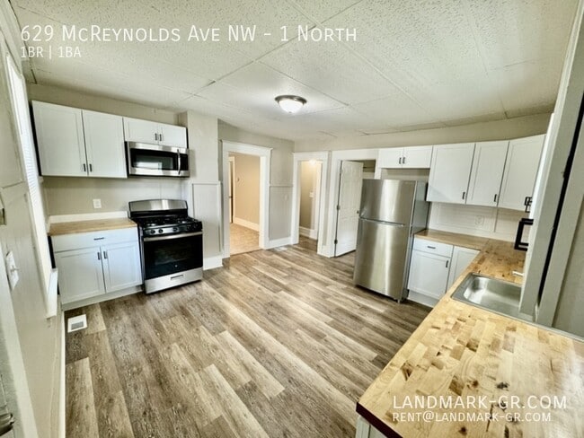Building Photo - 629 Mc Reynolds Ave NW Unit 1 North