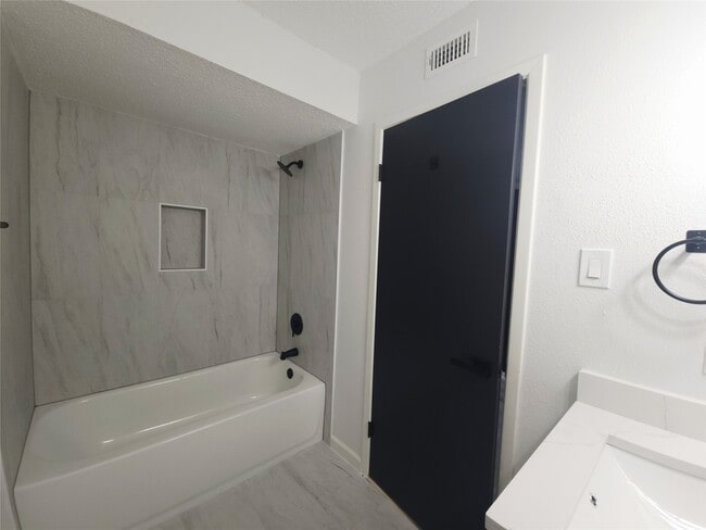 Photo - 12040 Mighty Oak Dr Unidad A