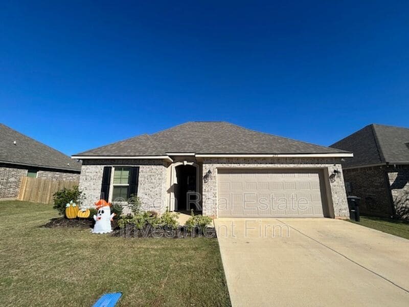 Photo - 253 Berkshire Pl