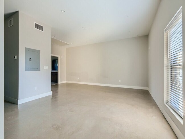 Photo - 3523 Gonzales St Unit 210