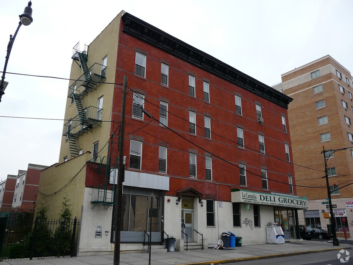 Photo - 802 Melrose Ave