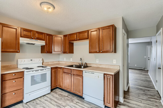 Alder Square Townhomes