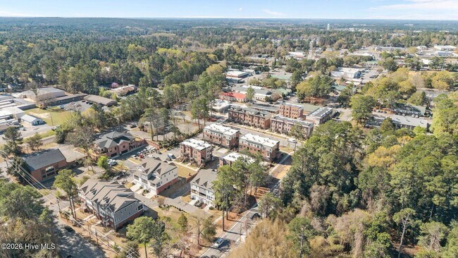 Photo - 12 Brownstone Ln