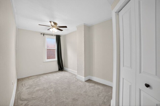 Photo - 5822 Bryant St