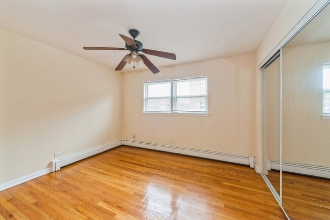 Building Photo - 2334 W 111th St Unit 2 Rental