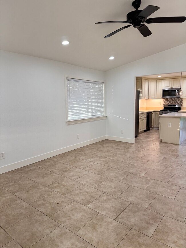 Photo - 3/2 home Unit 208 Holly St