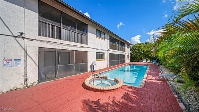 Photo - 1126 SE 8th St