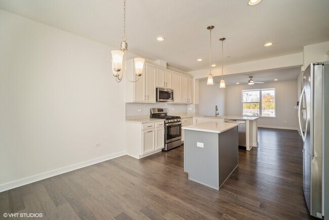 3s565 Camden St