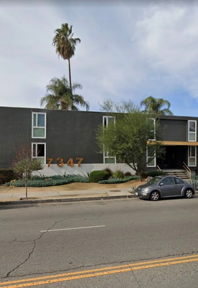 Photo - 7347 Haskell Ave Unidad 108