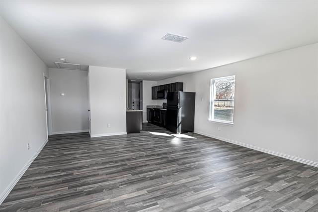 Building Photo - 701 E Hanna St