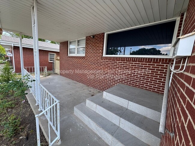 Photo - 2403 S Minnesota Ave