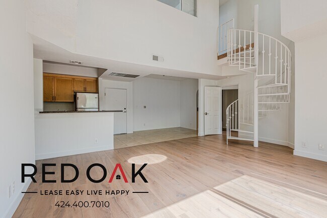 Photo - Exceptional Two Bed Room with Loft, Privat... Unit 303