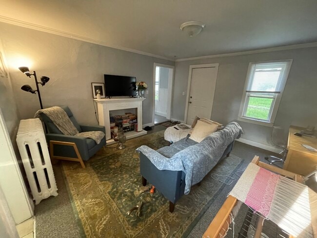 Photo - 1928 Feronia Ave