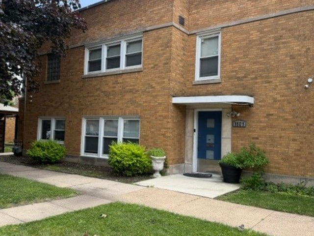 Building Photo - 1801 S Oak Park Ave