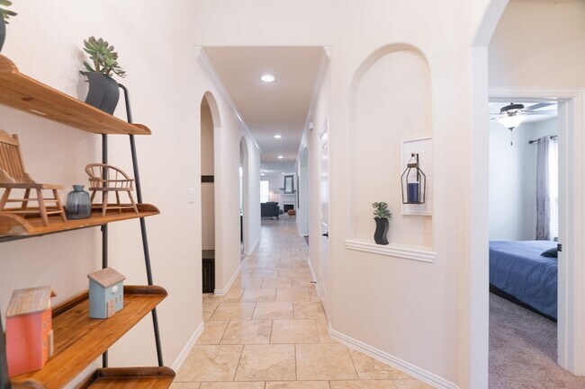 Photo - 14 Arrow Feather Place