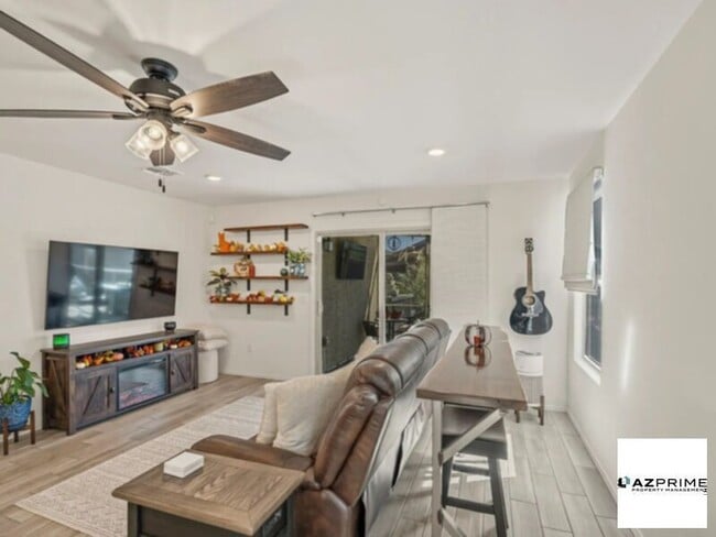 Building Photo - Comfortable home for you