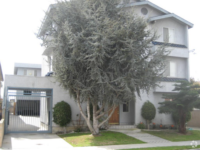 Building Photo - 4446 W 136th St Unit 1 Rental