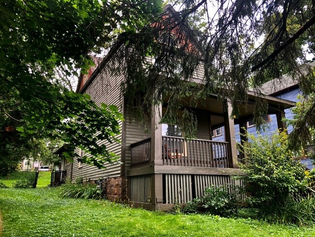 Photo - Beautiful 3 Bedroom Home