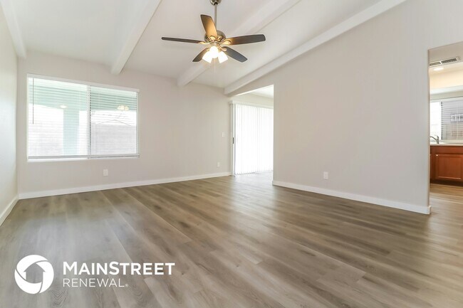 Photo - 7527 W Elm St