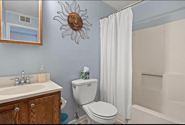 Photo - 950 Forestbrook Rd Unit A2