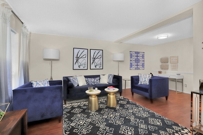 Photo - The Estates At Lafayette Square