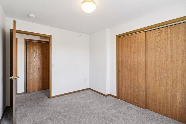 Wyndam Place Senior Residence - Lawrence