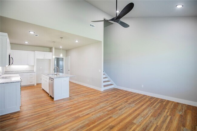 Photo - 945 Seaborn Wy