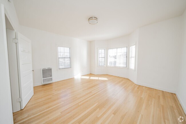 Building Photo - 544 37th Street Unit 207 Rental