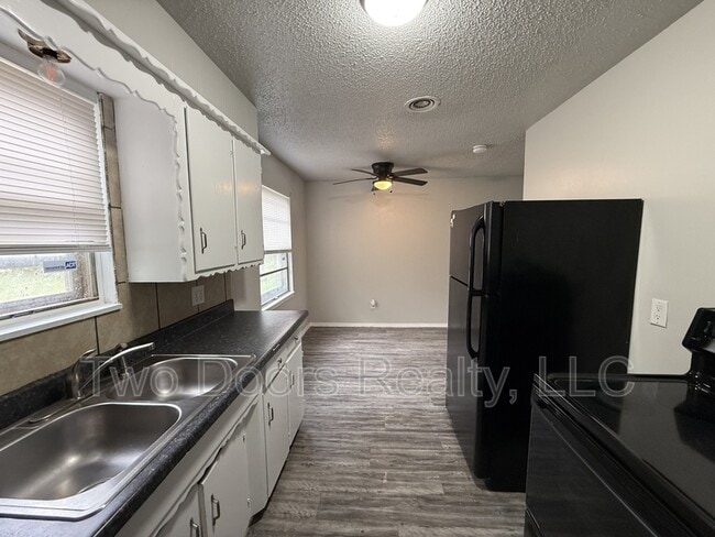 Photo - 605 SE 72nd St