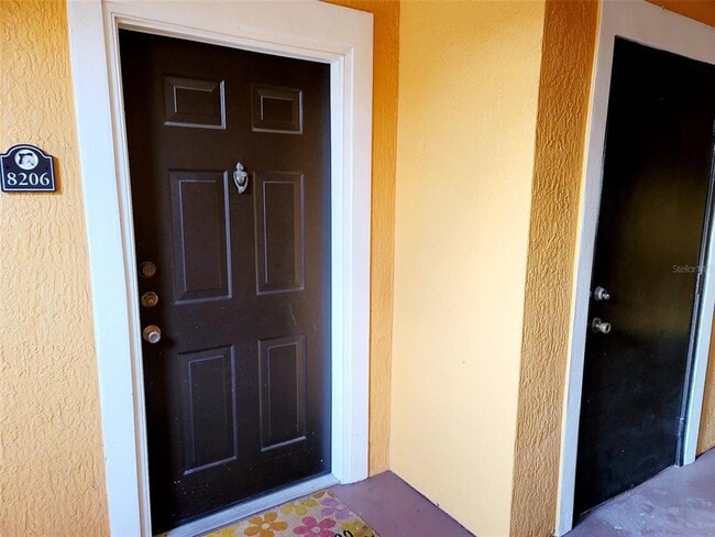 Photo - 5475 Vineland Rd Unit 206