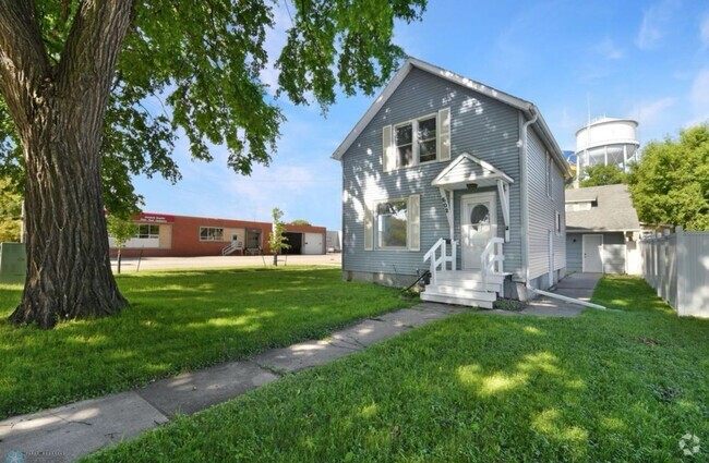 Building Photo - 3 Bed House, North Fargo, Near NDSU & Down...