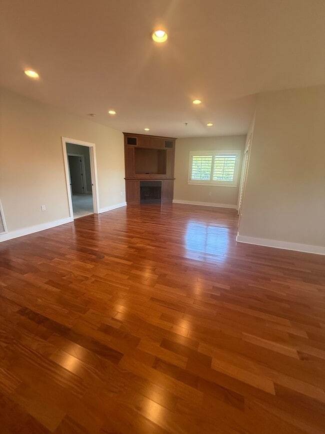 Photo - wilco143 Unit 234