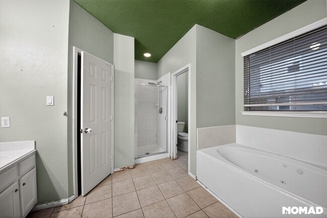 Photo - 1811 Quiet Hollow Dr