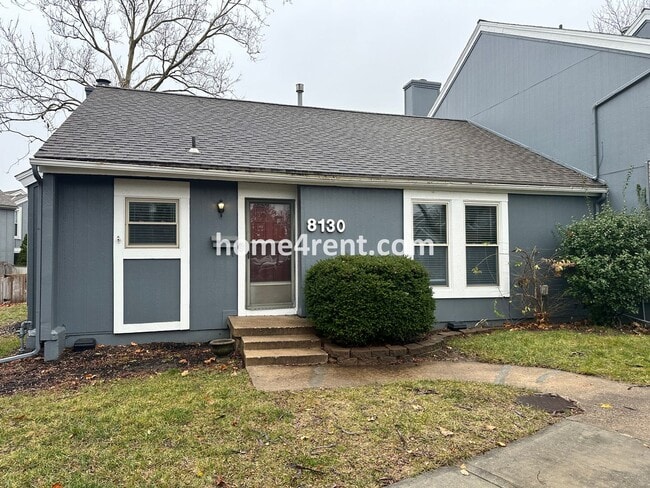 Building Photo - Newer LVP Flooring, Paint and SS Appliance... Rental