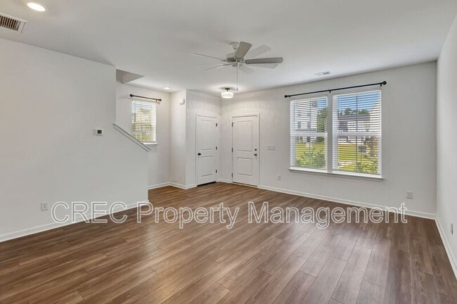 Photo - 831 Recess Pt Dr