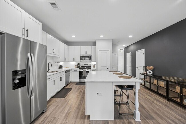 Photo - 2905 Ilir Mnr NW