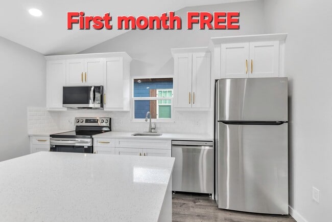 Building Photo - 519 Tampa Bay Growth Fund Principal LLC Unit 519 A  2/2 bedroom Rental